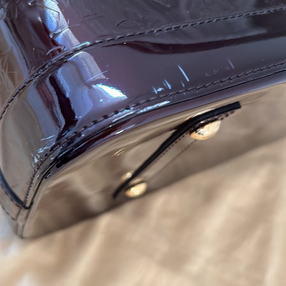 Louis Vuitton Alma Vernis Amarante GM handbag - Picture 7 of 17